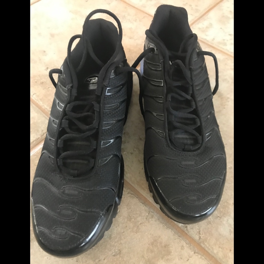 Men’s black Nike size 11 1/2